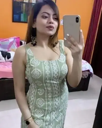 Call Girl in Patrasayer